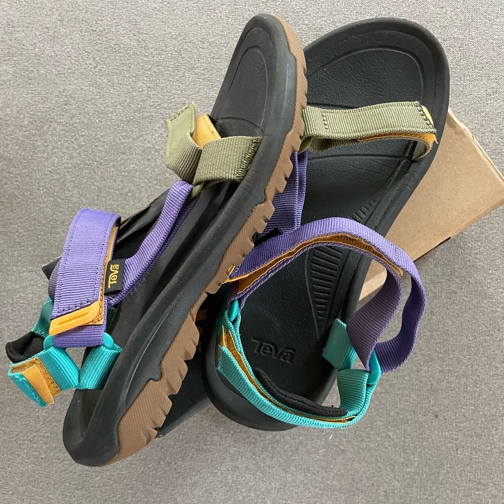 Teva Hurricane XLT2 sandals, Women’s size 8/Men’s size 6, preloved